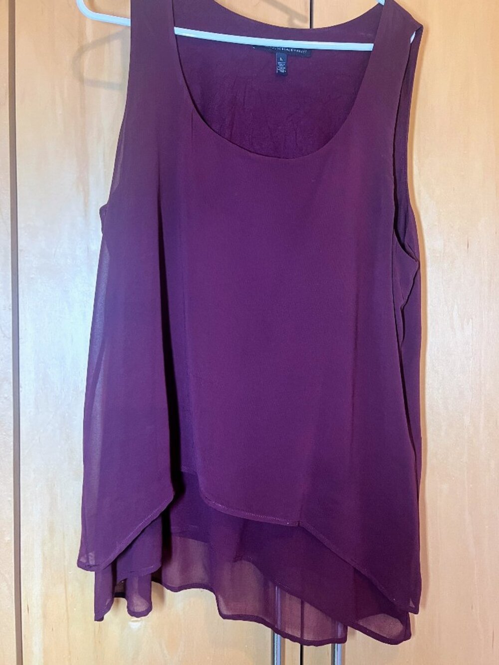 White House Black Market burgundy flowy sleeveless top, size L